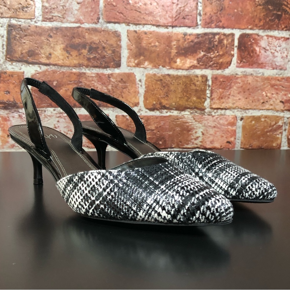9-1/2 New Impo Kitten Heels!